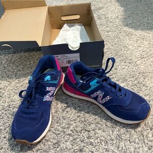 New Balance Navy and Pink Sneakers.  Like new.